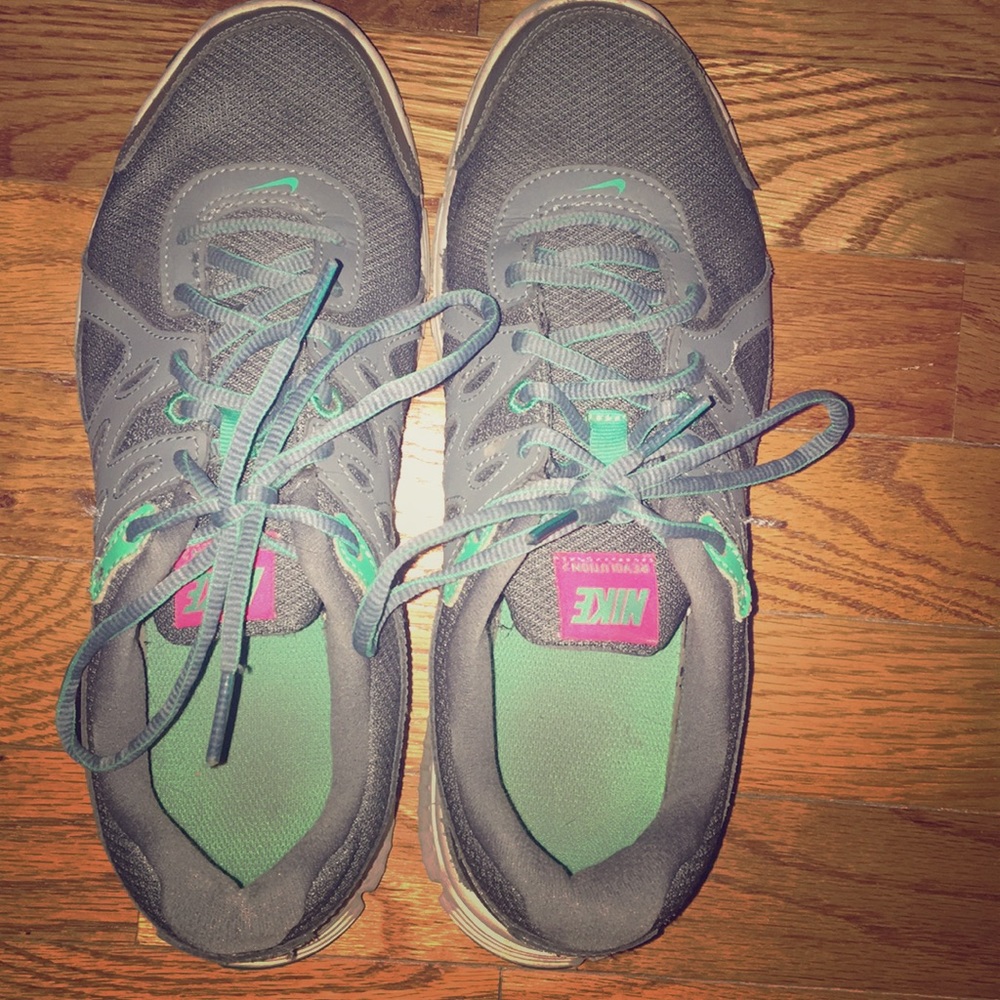 Nike Tennis Shoes